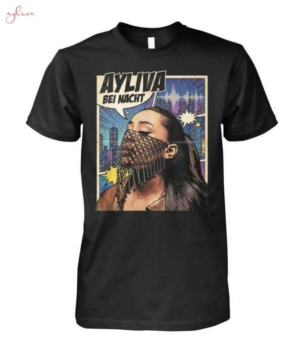 ayliva-bei-nacht-t-shirt-im-retro-comic-stil-deutsches-popmusik-fan-shirt.jpg Ayliva T-Shirt "Bei Nacht" – Retro Comic Art für Dein Konzert Outfit | Deutscher Pop Merch
